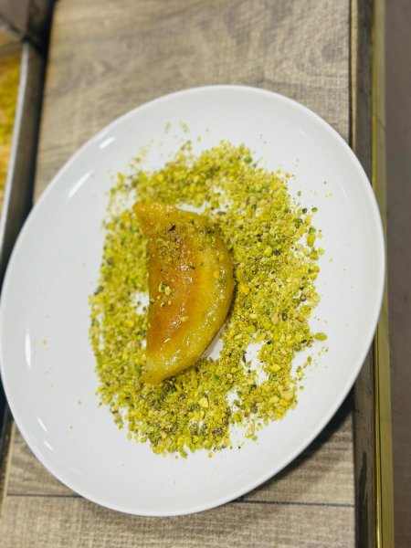 قطايف جبنة وجوز