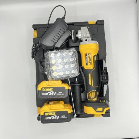 ديسك مع كشاف  <br> <span class='text-color-warm'>سيتوفر قريباً</span>